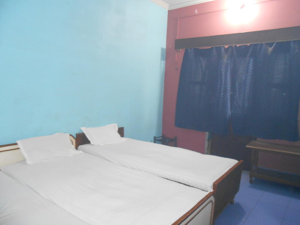 Hotel Sonmony Varanasi Ruang foto