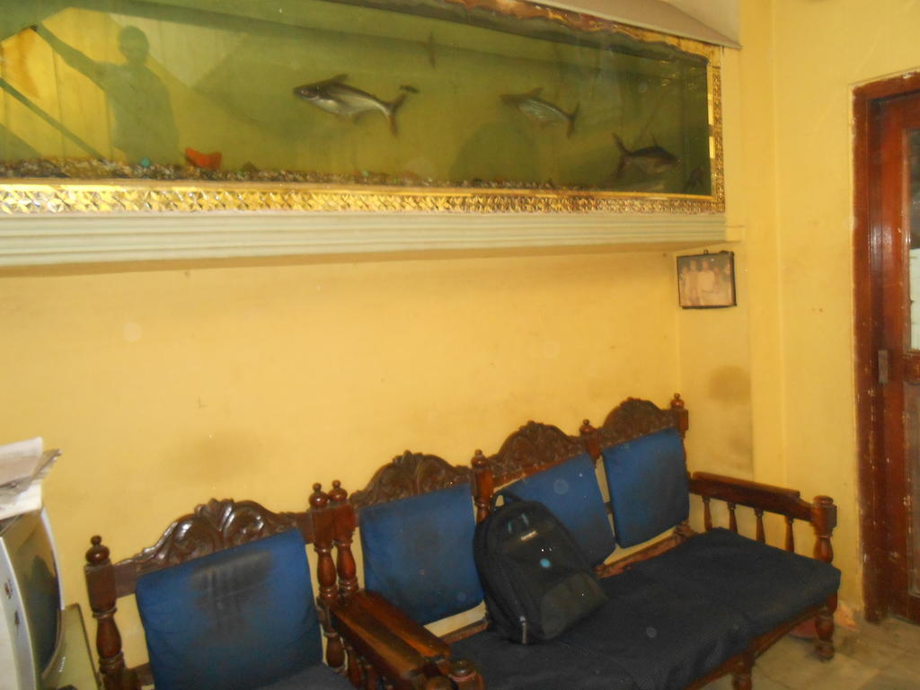 Hotel Sonmony Varanasi Bagian luar foto
