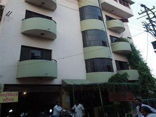 Hotel Sonmony Varanasi Bagian luar foto